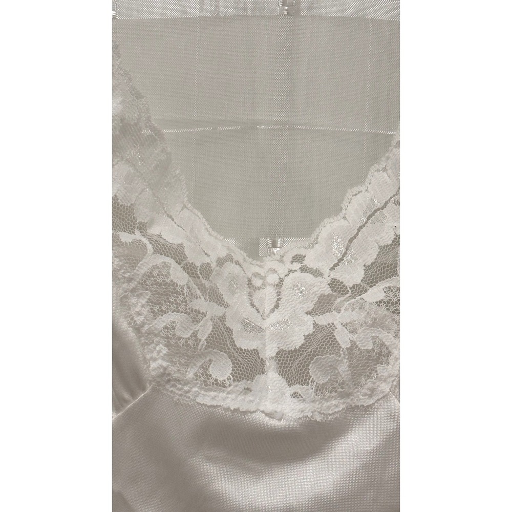 Vassarette White Nylon Full Slip Lace Trim Adjustable Strap Style 10-805 Size 28 - Picture 4 of 9
